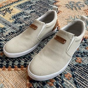 Xtratuf Women's 8.5 Tan Canvas Sharkbyte Deck Shoe